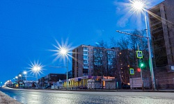 Освещение улицы Максимова