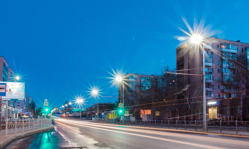 Освещение улицы Максимова