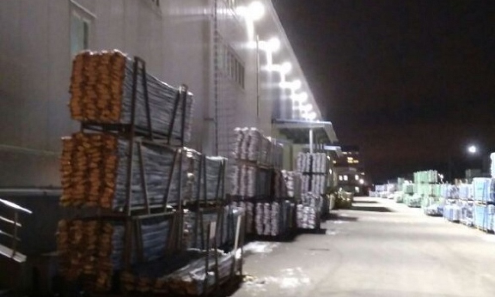 Освещение складского комплекса промышленно-торговой компания по продаже сантехнического оборудования