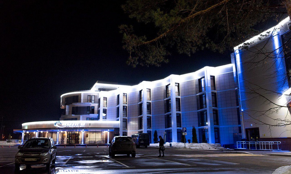 Архитектурная подсветка фасада молодежного центра "Волга"