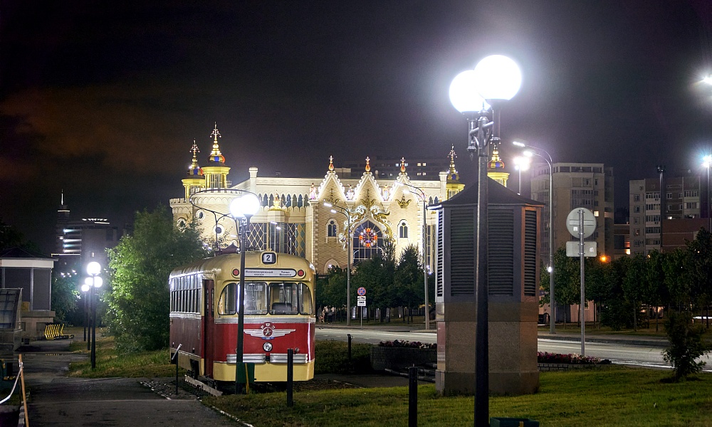 Парковое освещение аллеи Славы на Петербургской 