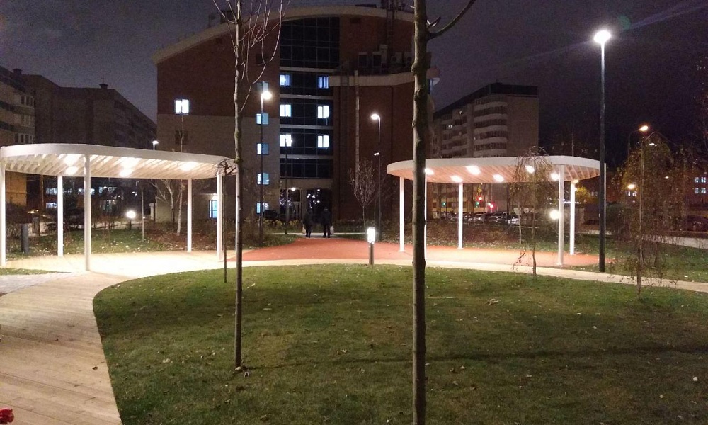 Бульвар «Белые цветы»